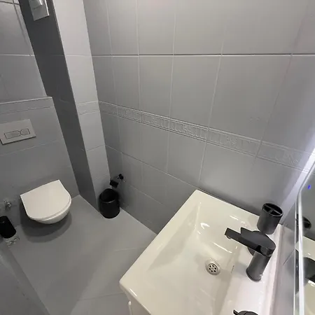 Cenova Hotell